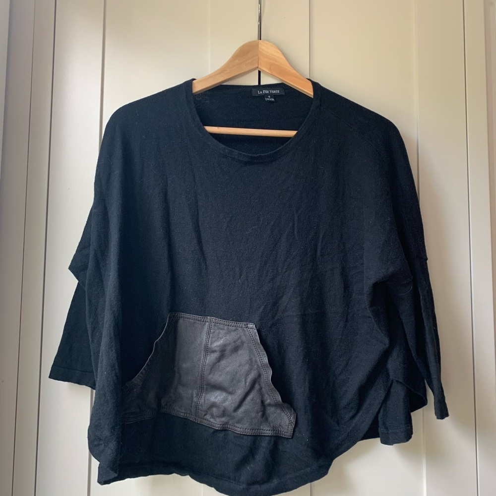 LA FÉE VERTE KNIT TOP W LEATHER POUCH